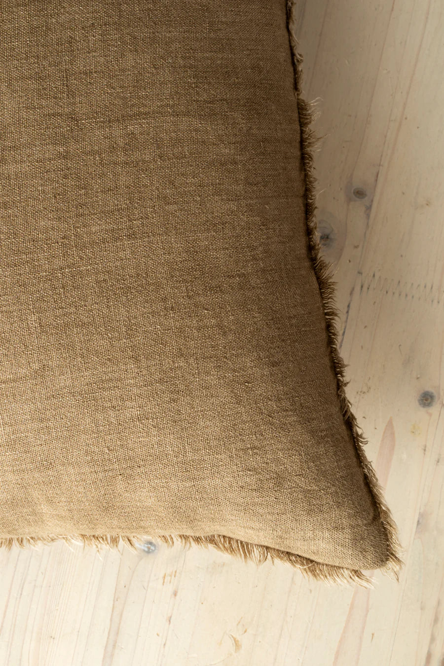 Hazelnut Lina Linen-24" Pillow