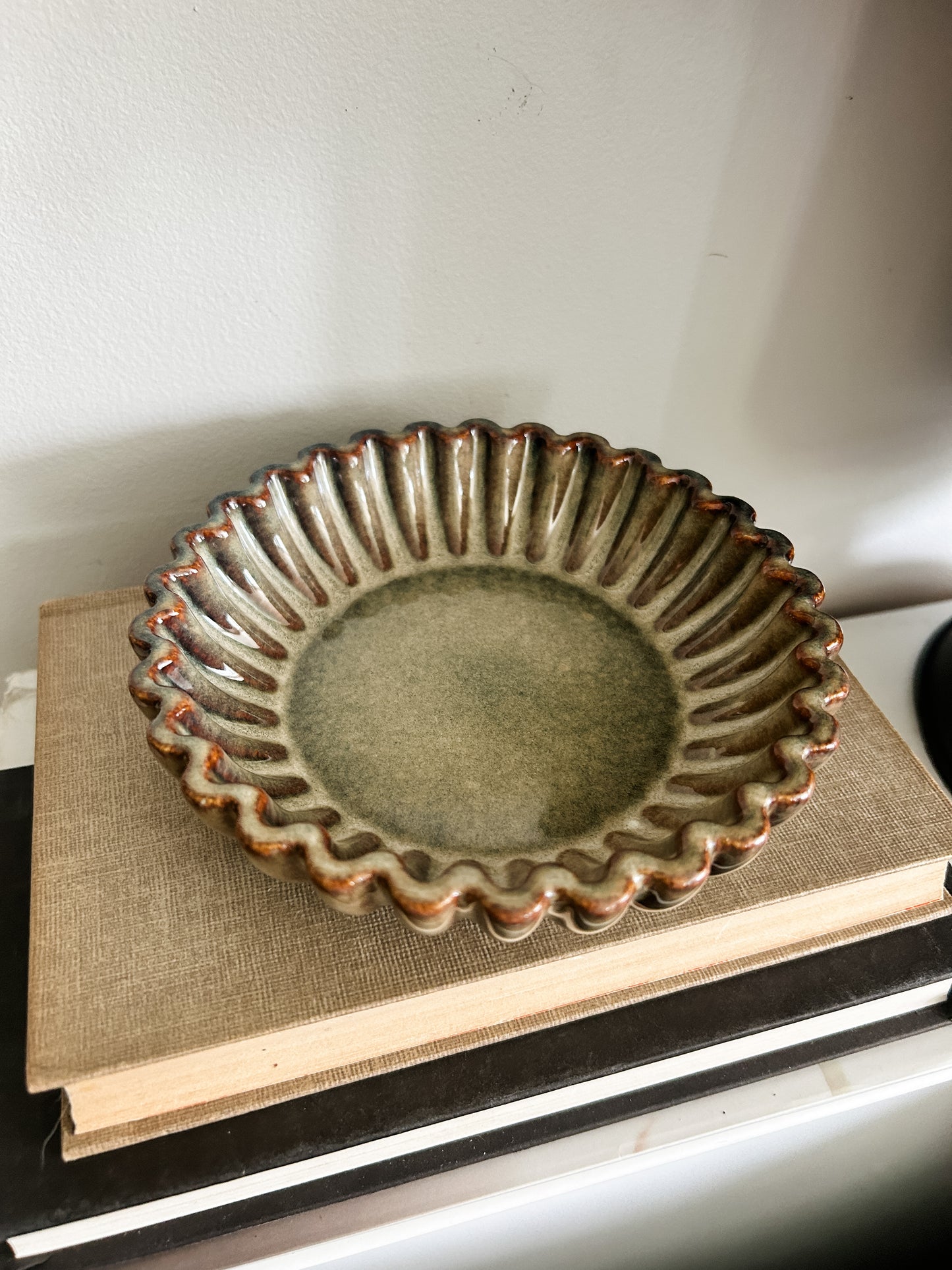 Reactive Glaze Ribbed Dish