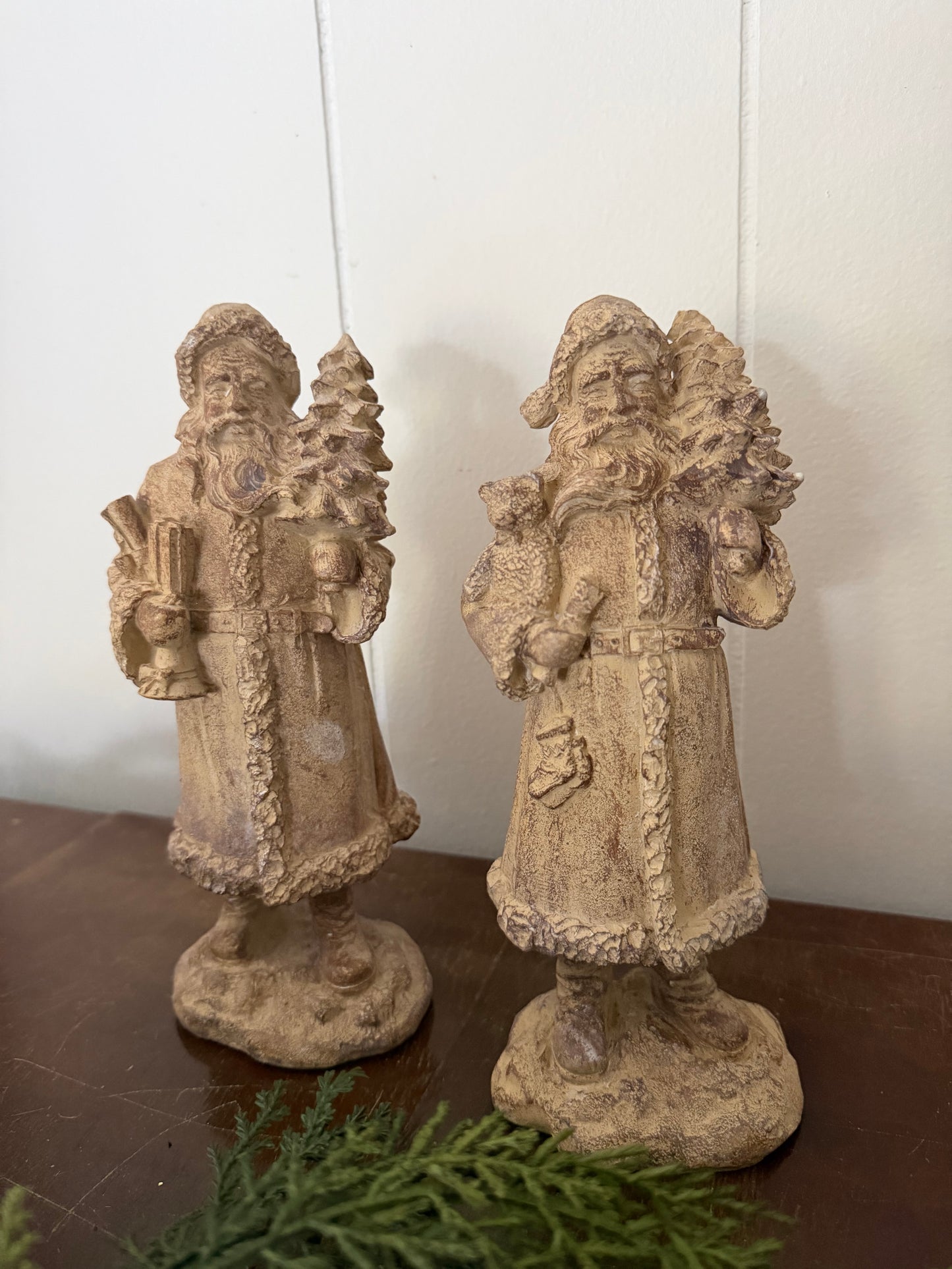 Small Resin Wood Look Old World Santas