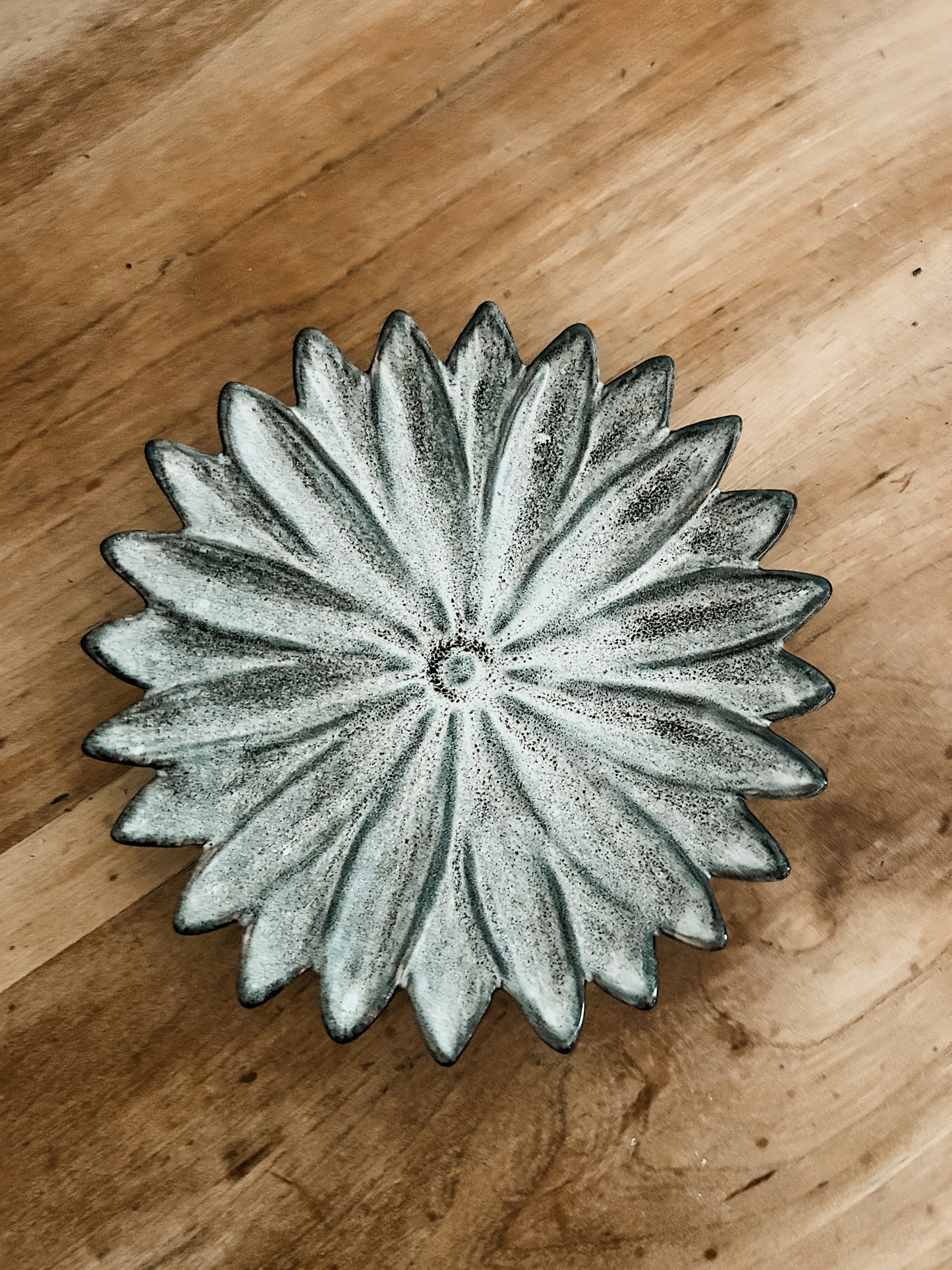 Reactive Glaze Stoneware Flower Plate