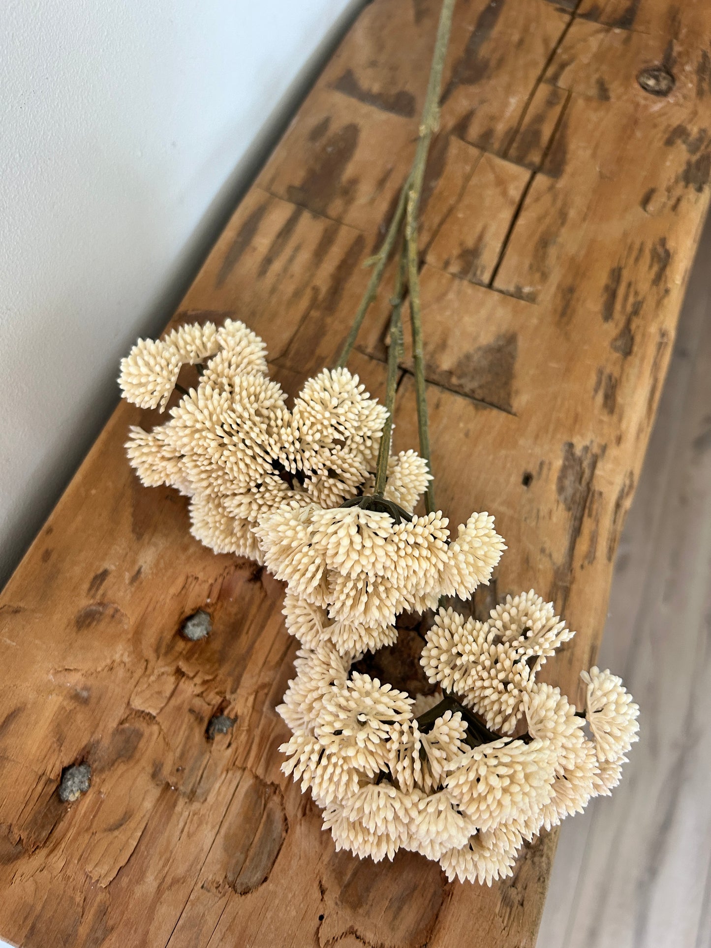 Cream Pom Pom Spray