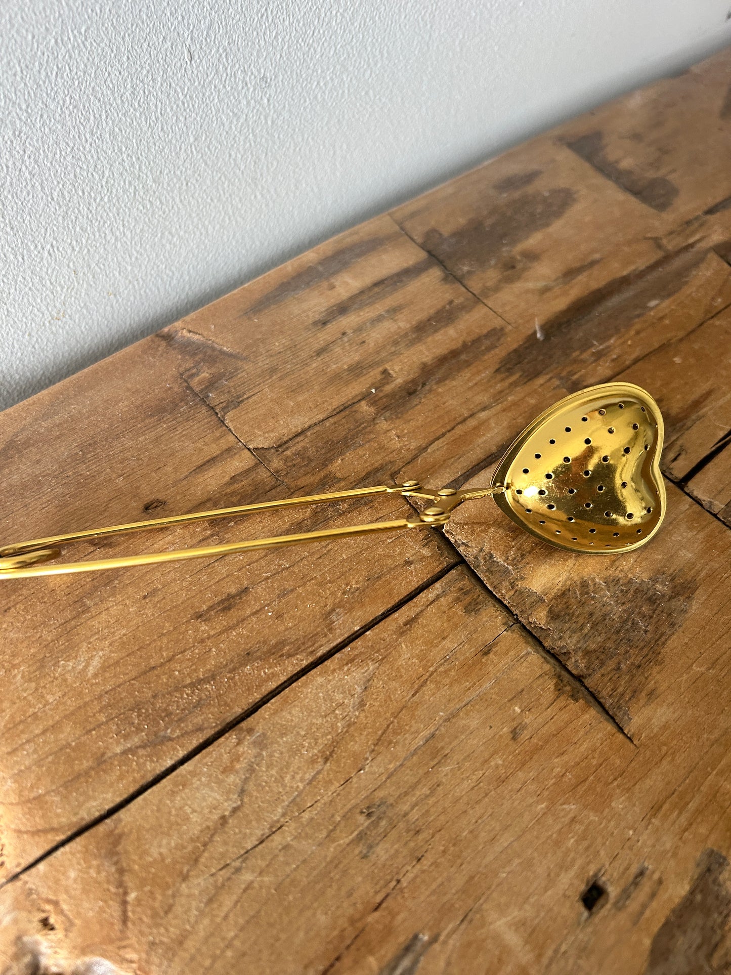 Gold Stainless Steel Heart Shaped Loose Tea Strainer