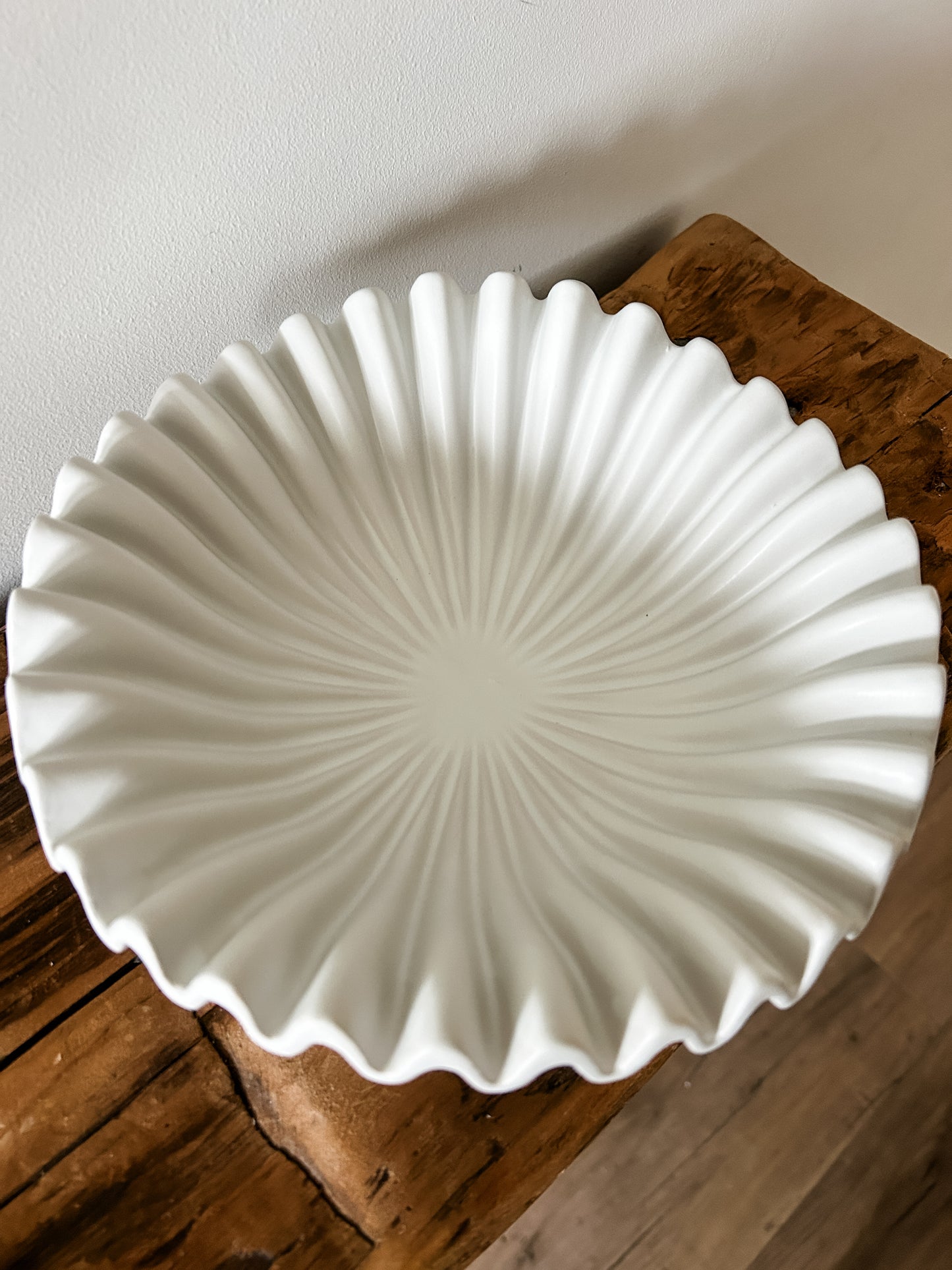 Matte White Ruffle Wave Bowl
