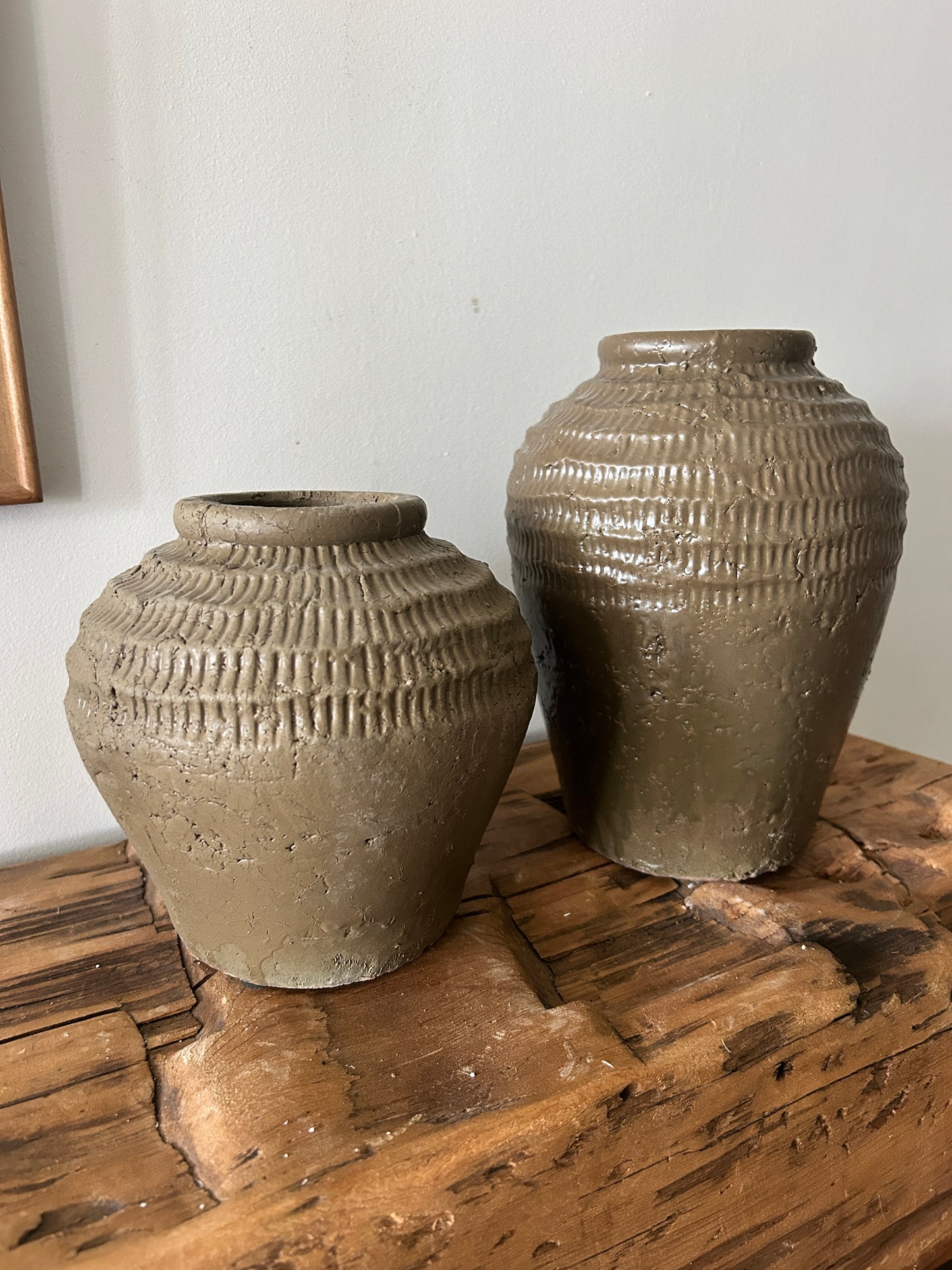 Brown Pattern Line Vase