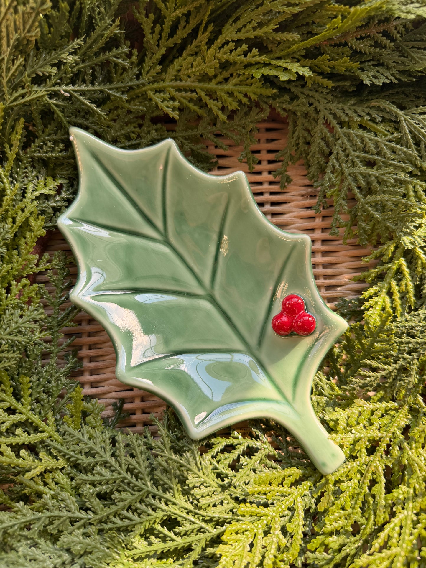 Holly Shaped Dish