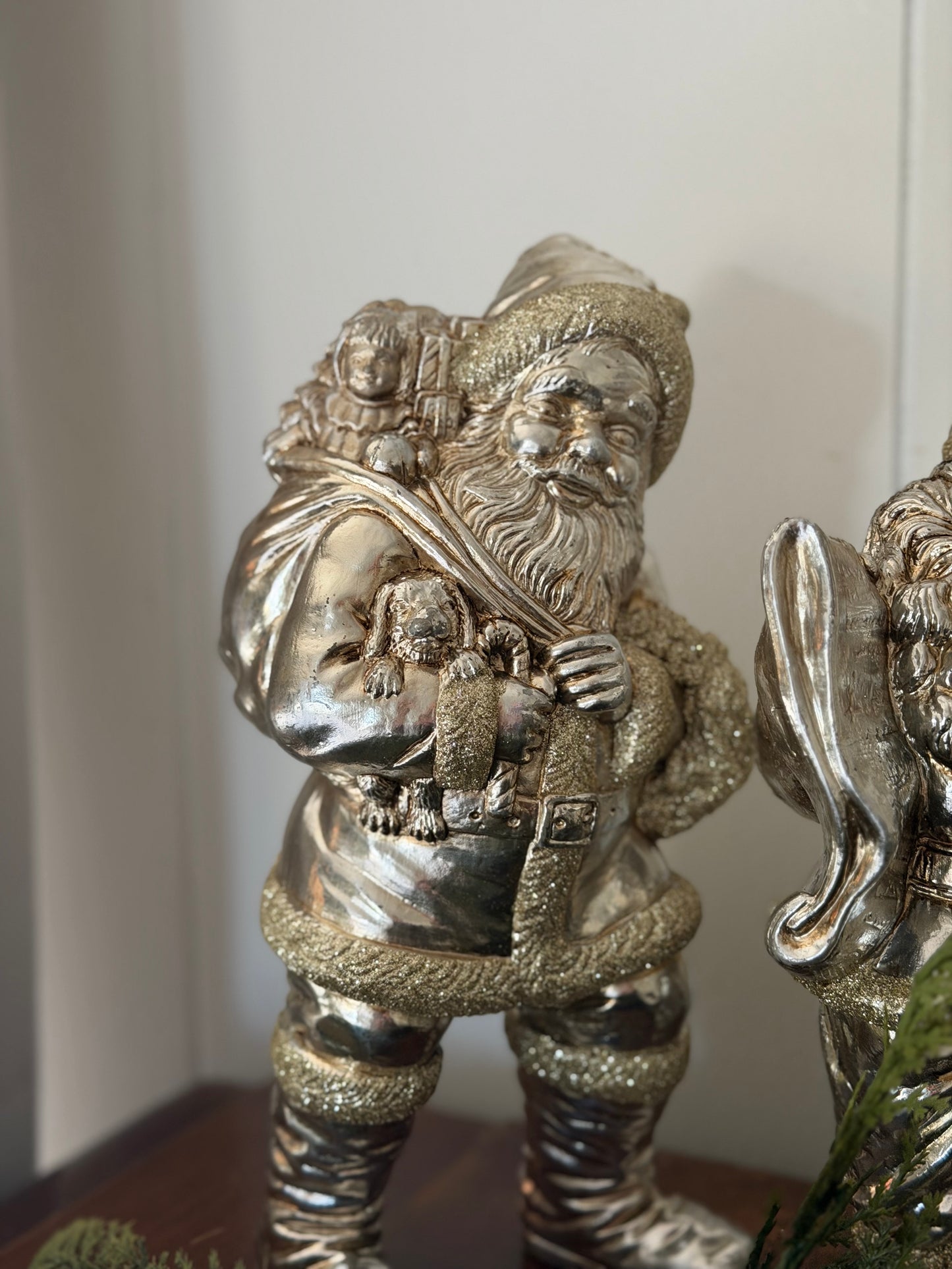 Antiqued Silver Santa's Assorted