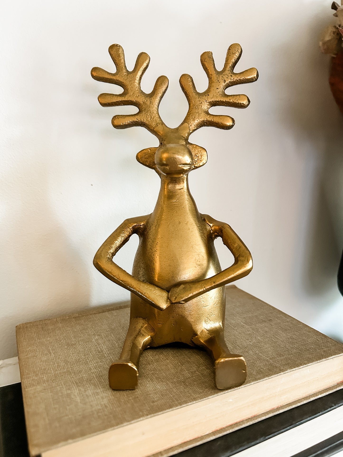 Gold Iron Reindeer Sitter (Style A)