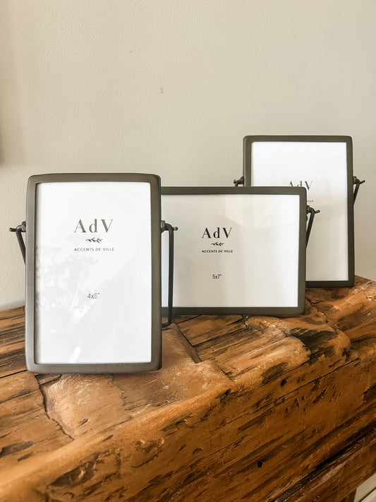 Iron Easel Frames Assorted