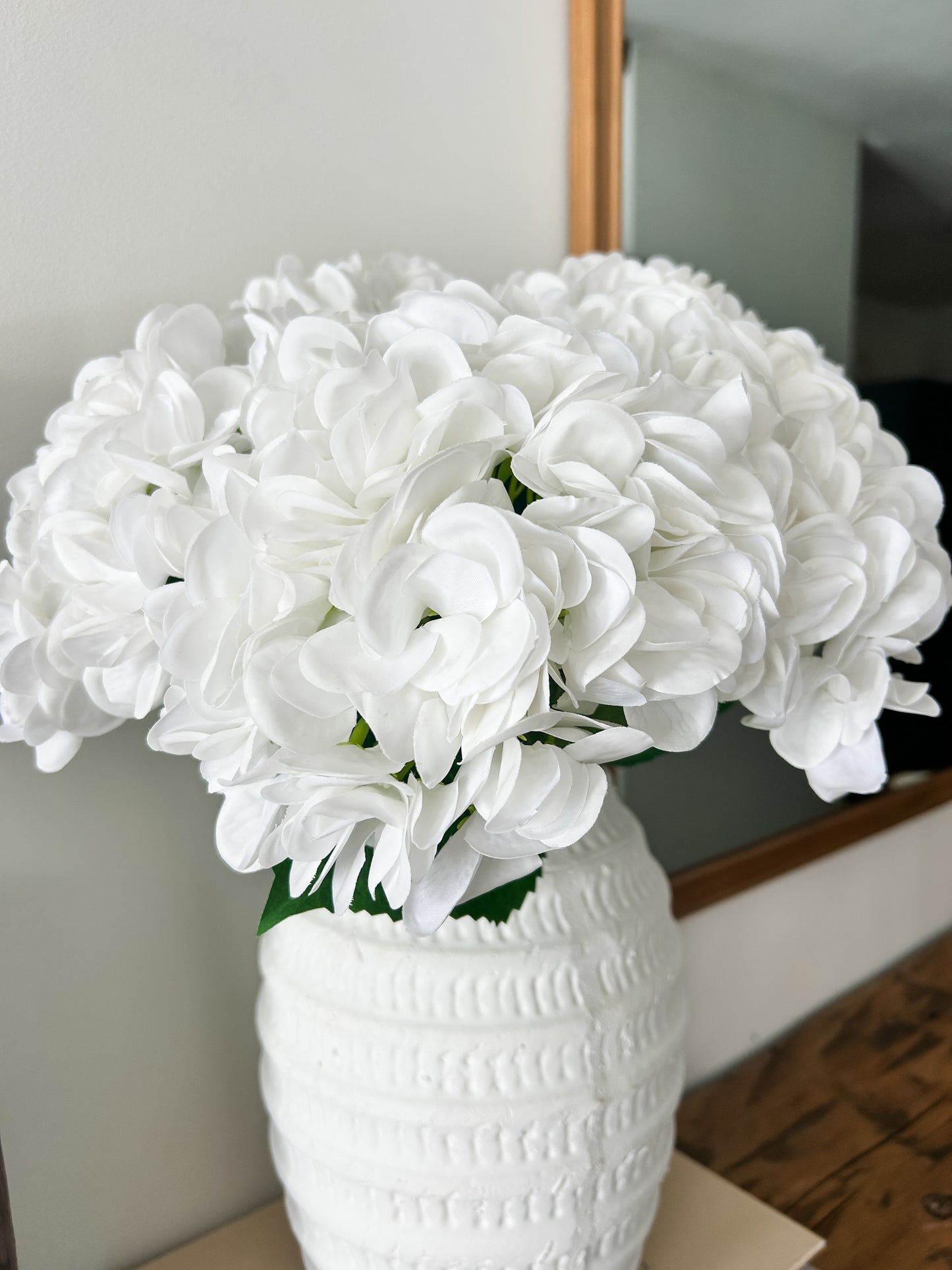 White Real Touch Hydrangea Stem