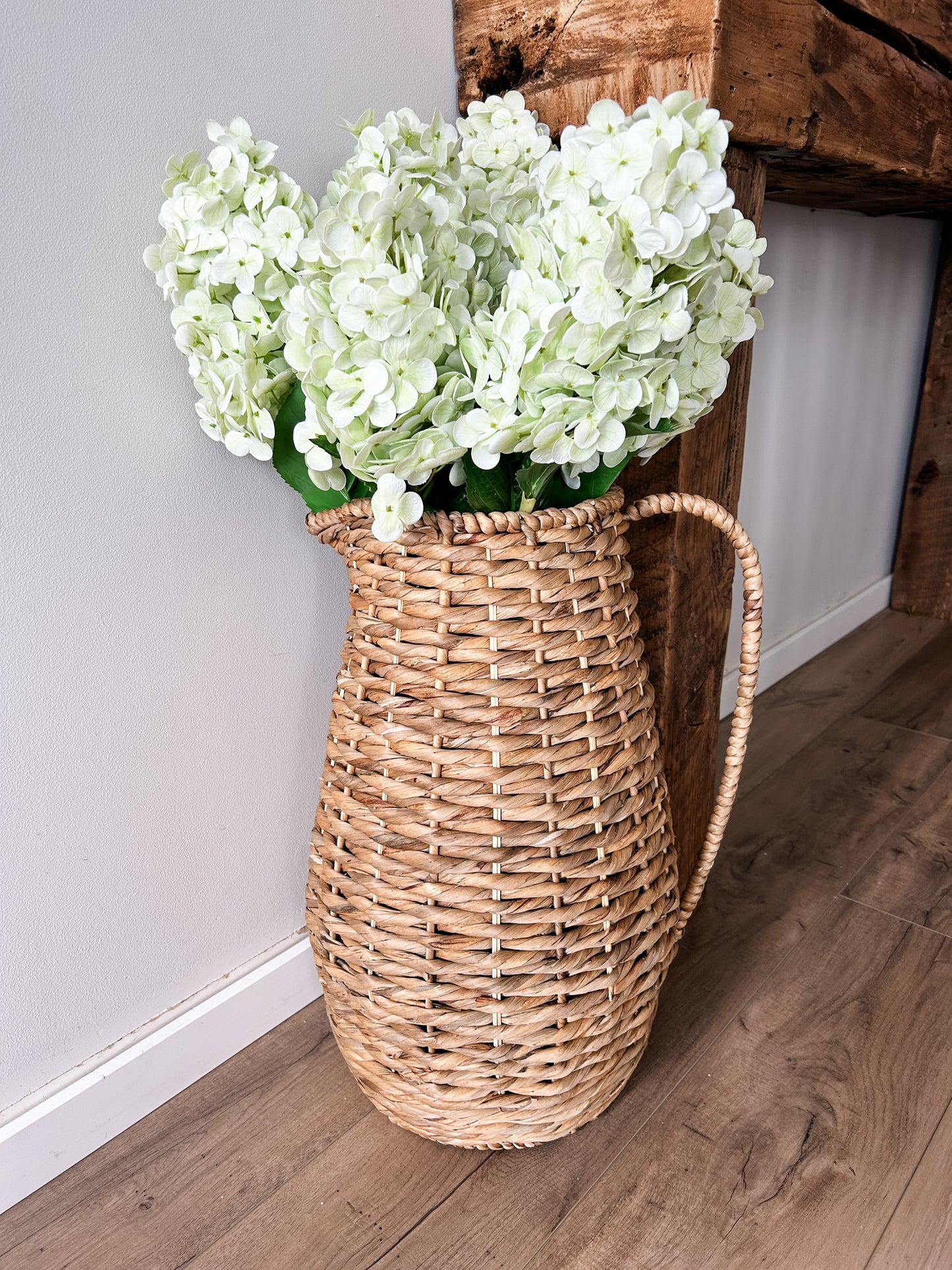 Light Green Real Touch Hydrangea Stem