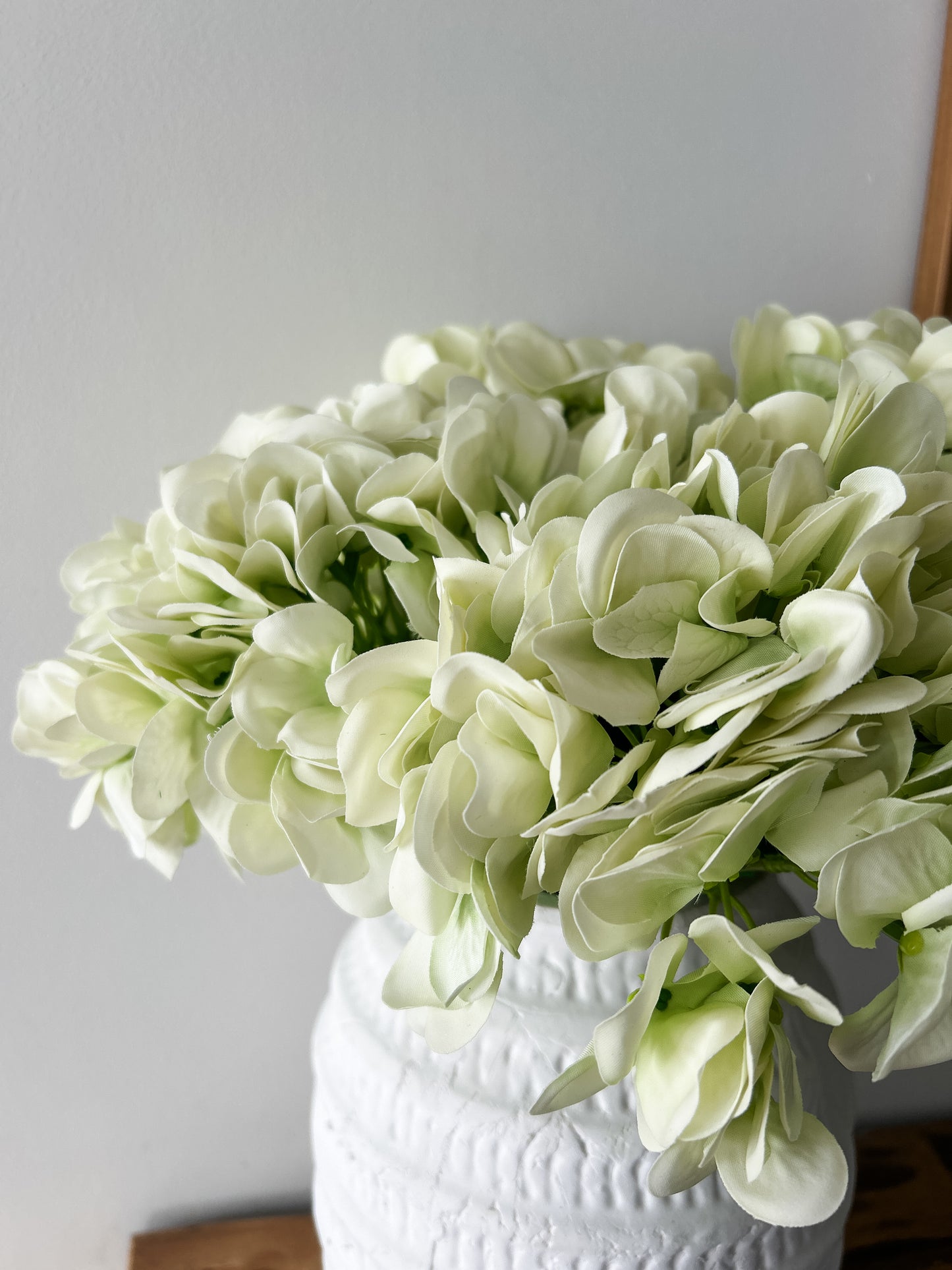 Light Green Real Touch Hydrangea Stem