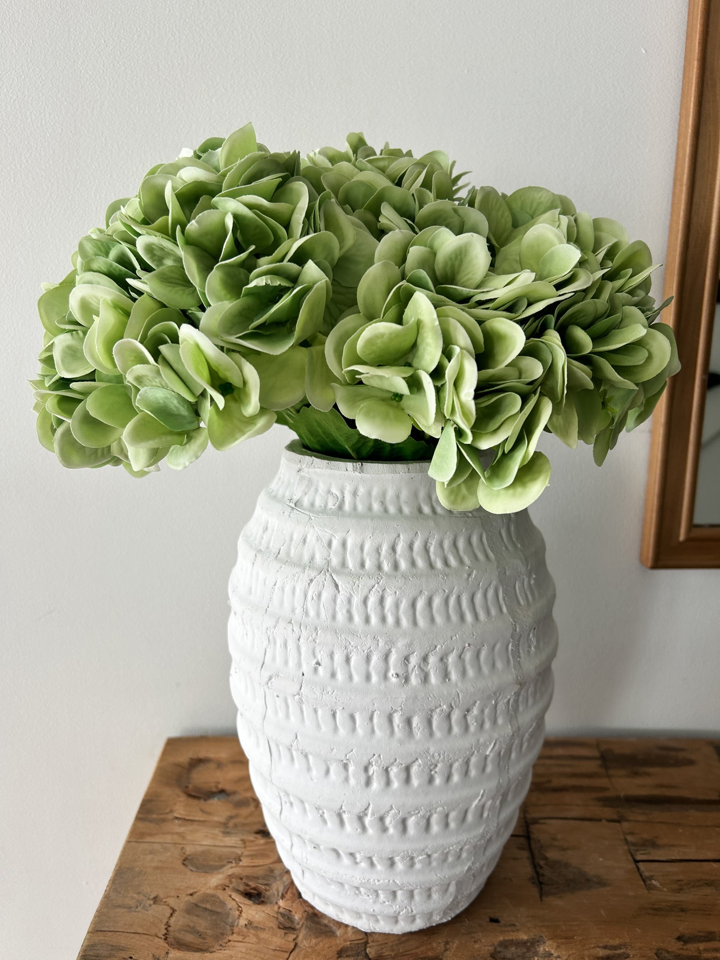 Green Real Touch Hydrangea Stem