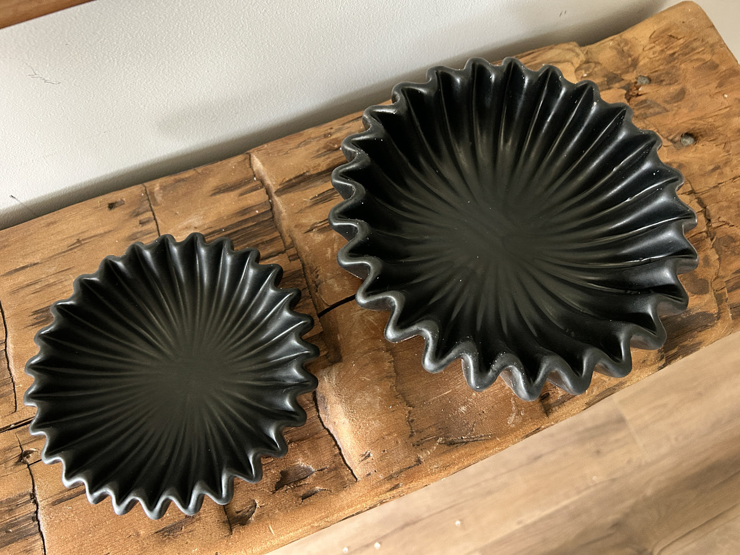 Black Lehriya Fluted Bowls
