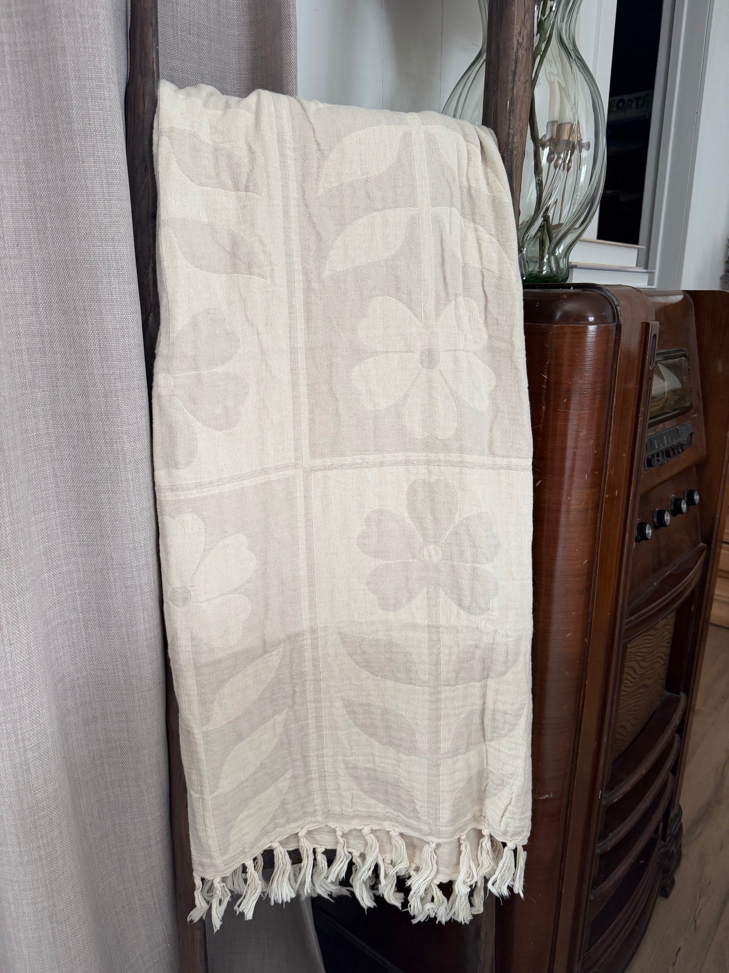 Light Grey & Cream Daisy Days Throw Blanket
