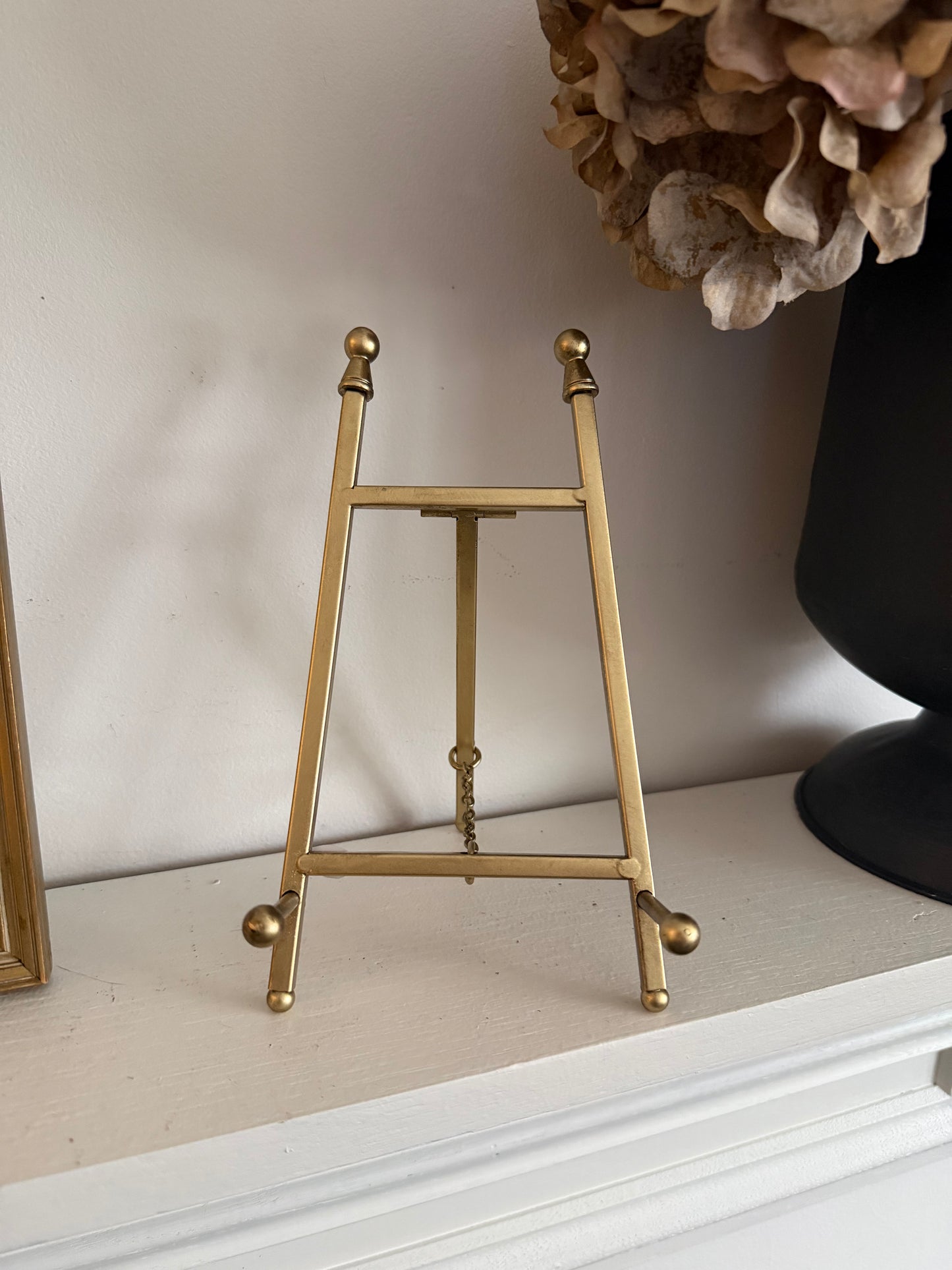 Antiqued Gold Iron Mini Easel