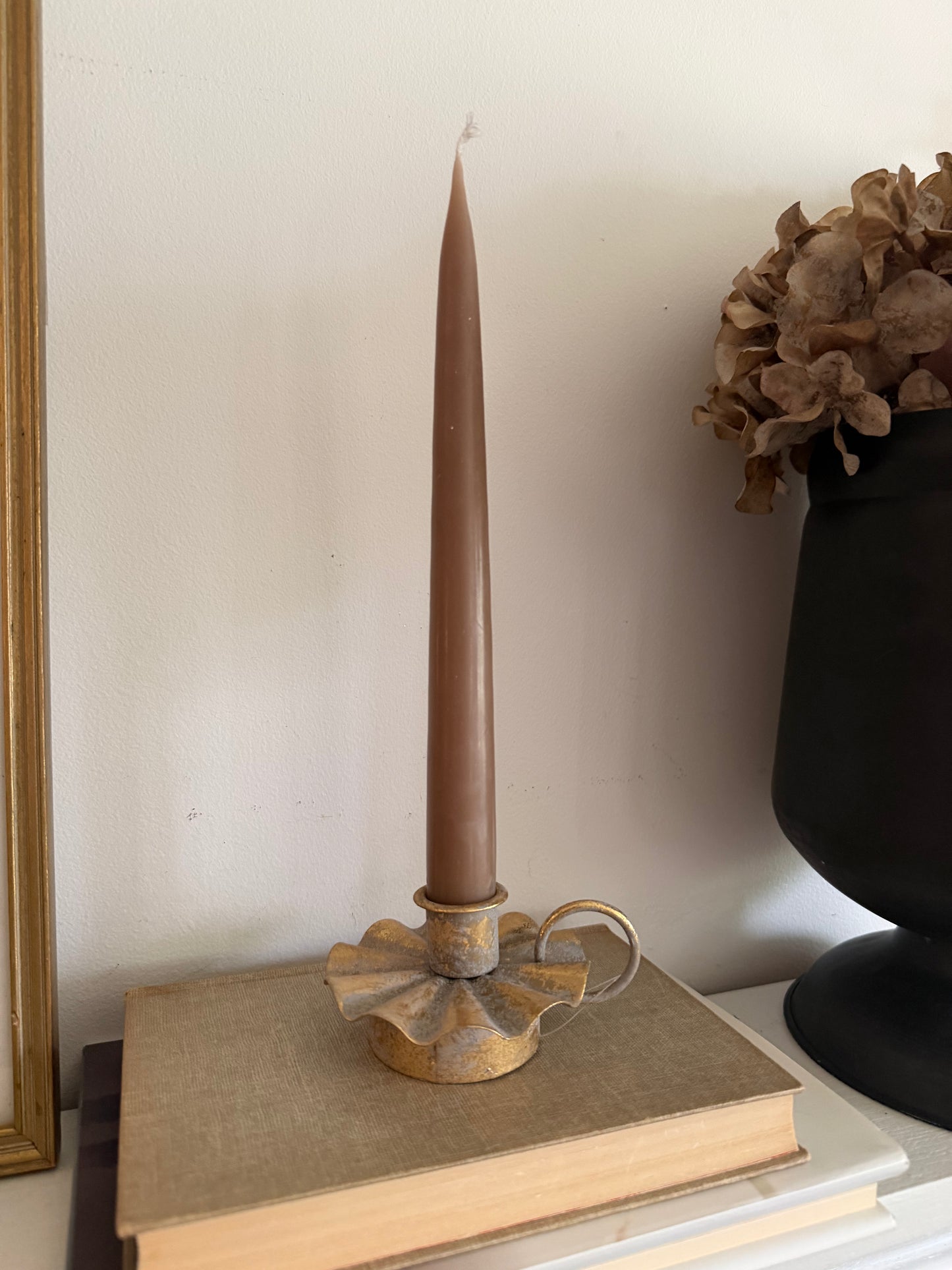Savannah Ruffle Taper Holder