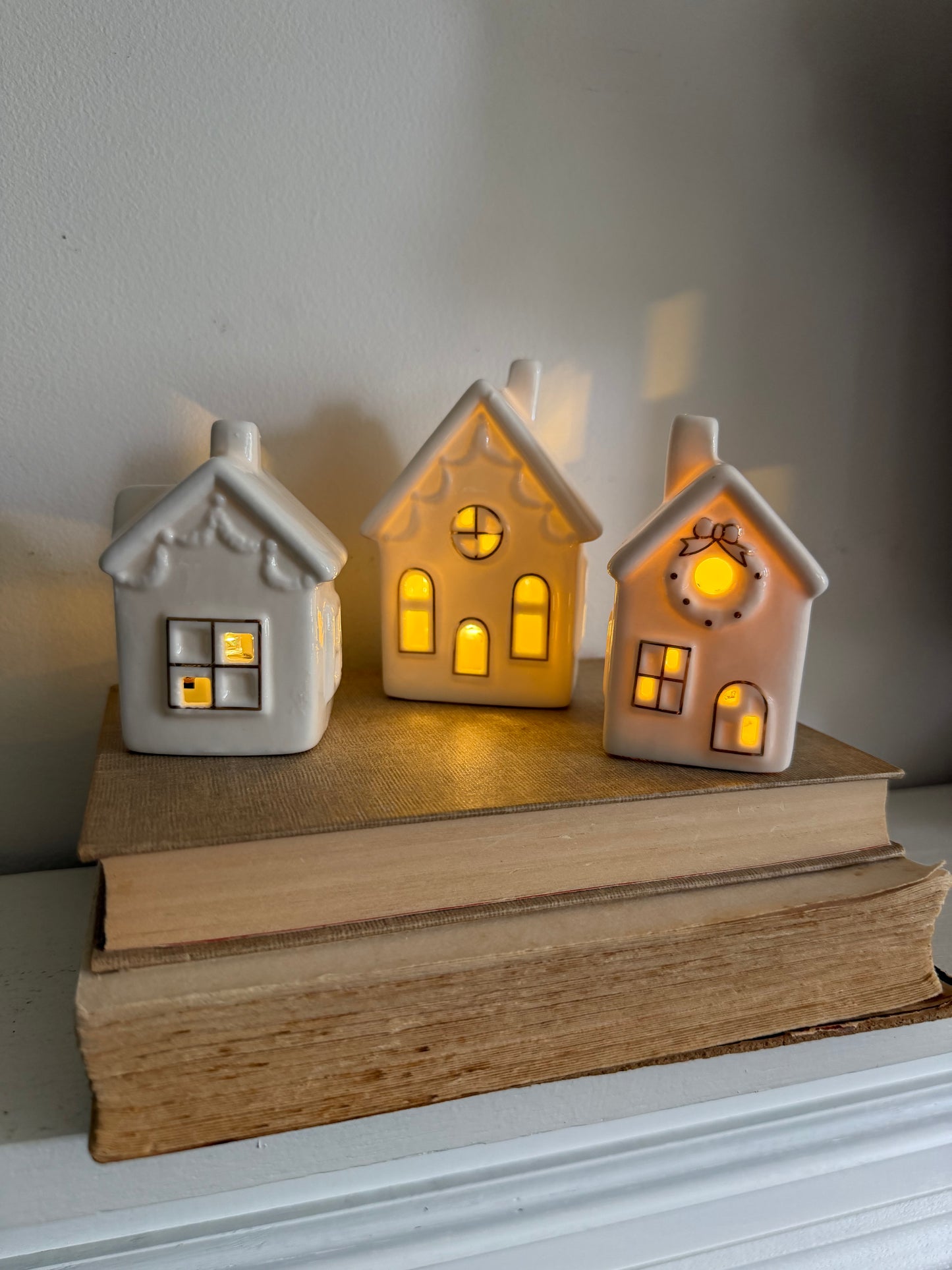Set of 3 White Mini LED Houses