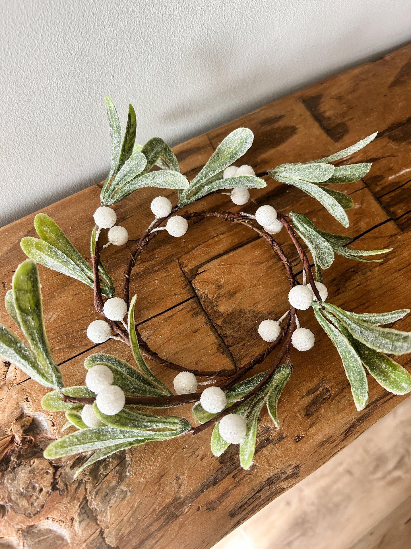 White Berry Candle Ring