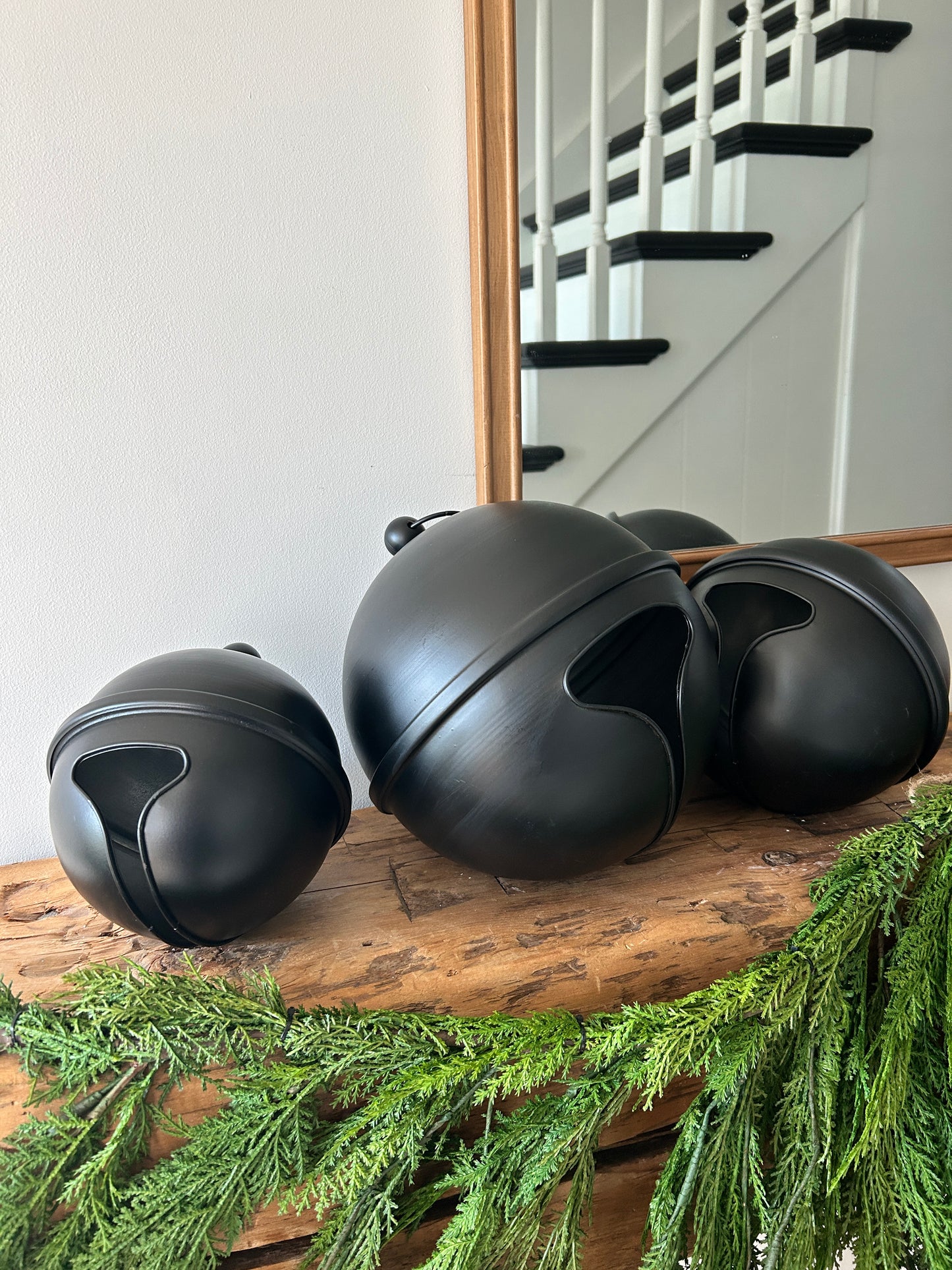 Black Sleigh Bell- Medium