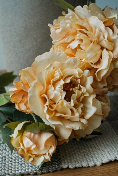 Butter Yellow Peony Stem