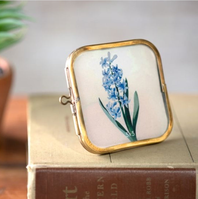 Antiqued Rounded Corner Brass 3 x 3" Frame