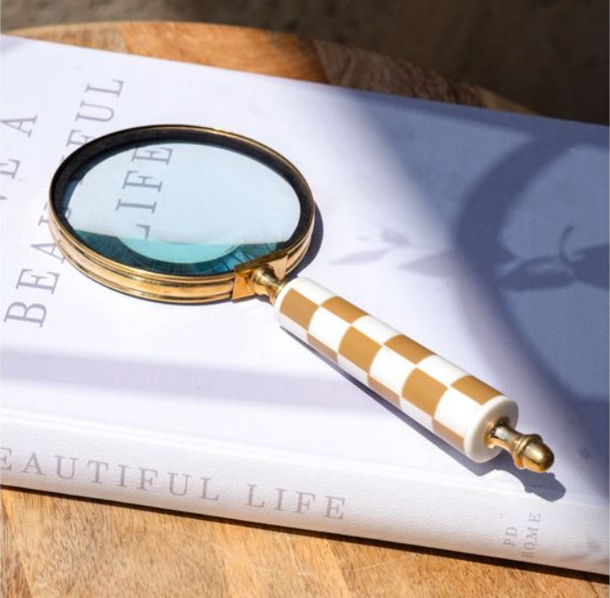 Tan Checkered Magnifying Glass