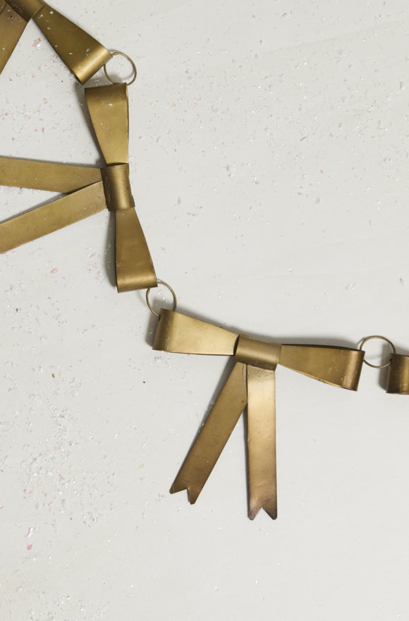 Antiqued Gold Bow Garland